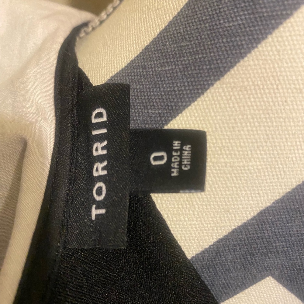 Torrid short sleeve black dress with white collar - Picture 7 of 8